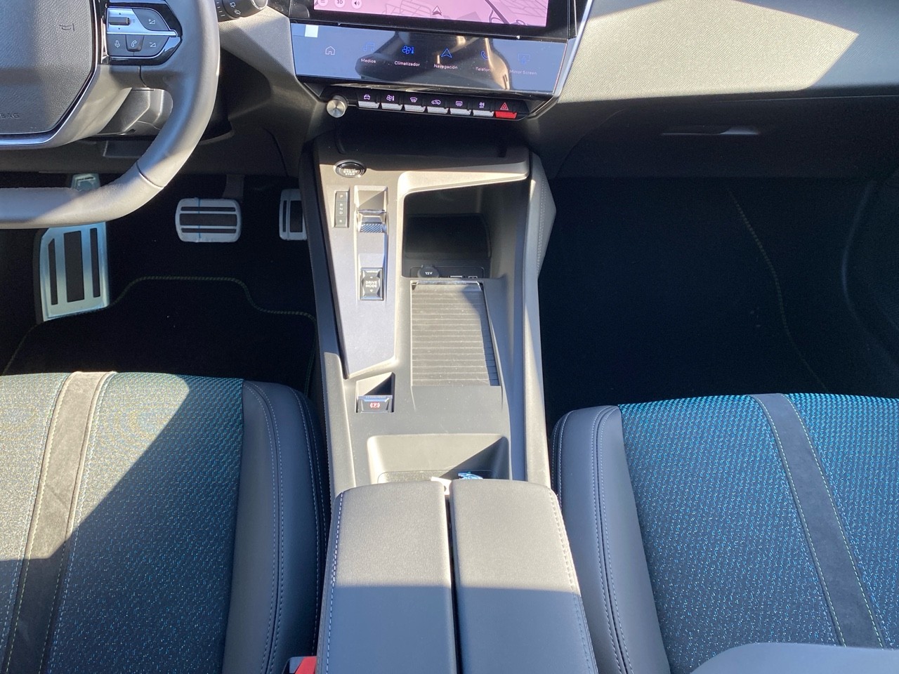 PEUGEOT E-308 FIRST EDITION