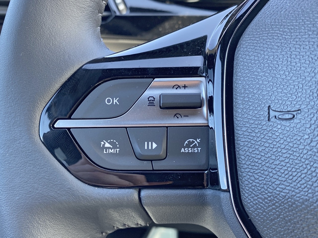 PEUGEOT E-308 FIRST EDITION