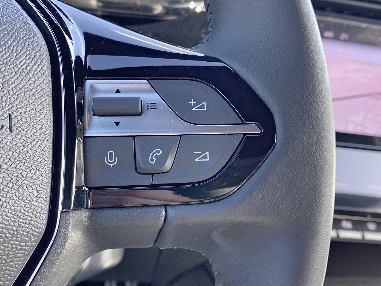 PEUGEOT E-308 FIRST EDITION