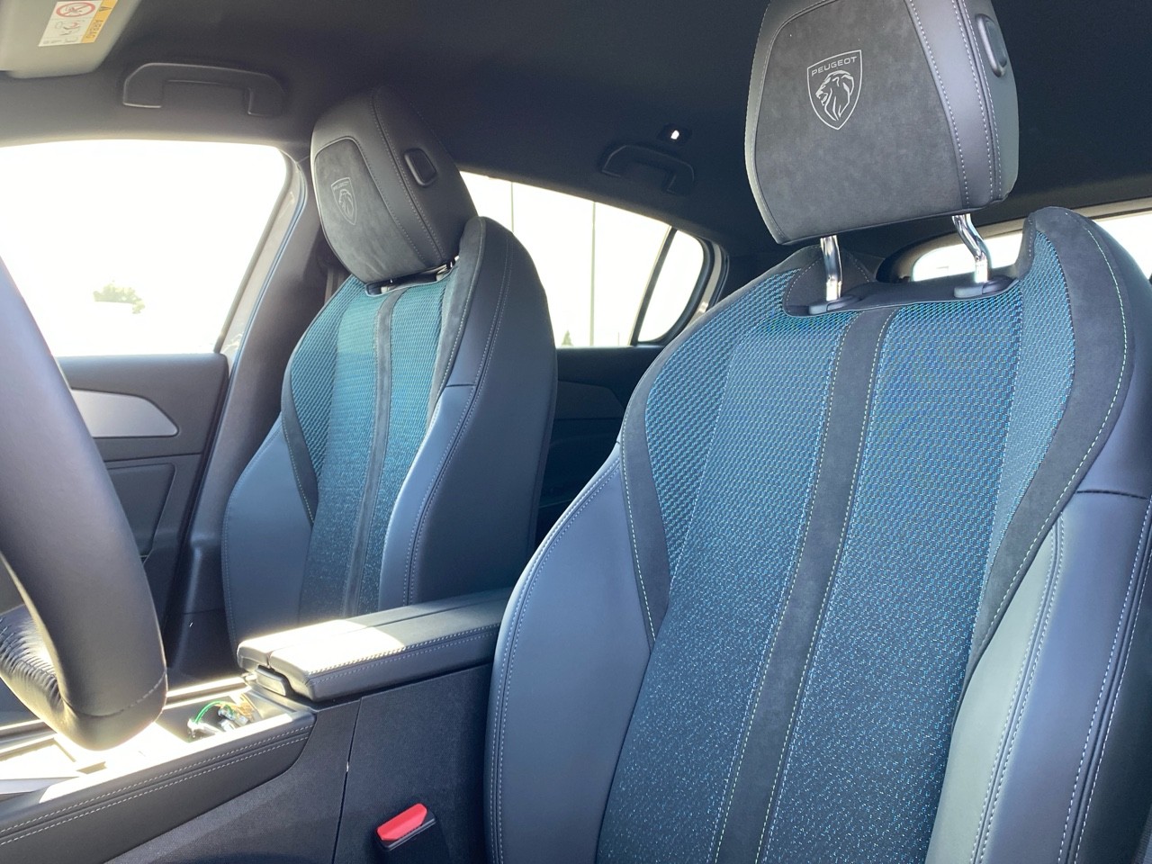 PEUGEOT E-308 FIRST EDITION