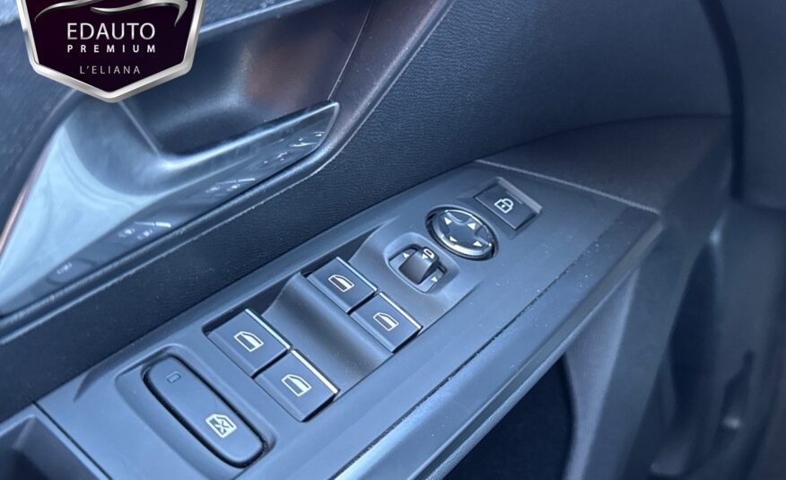 PEUGEOT E-3008